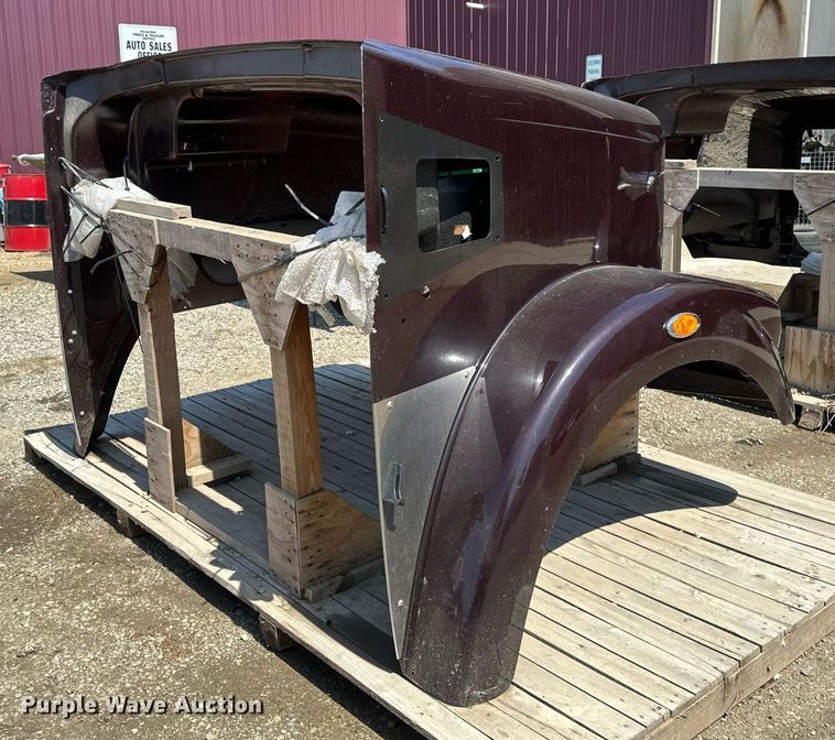 image for item EA2417 Semi truck hood