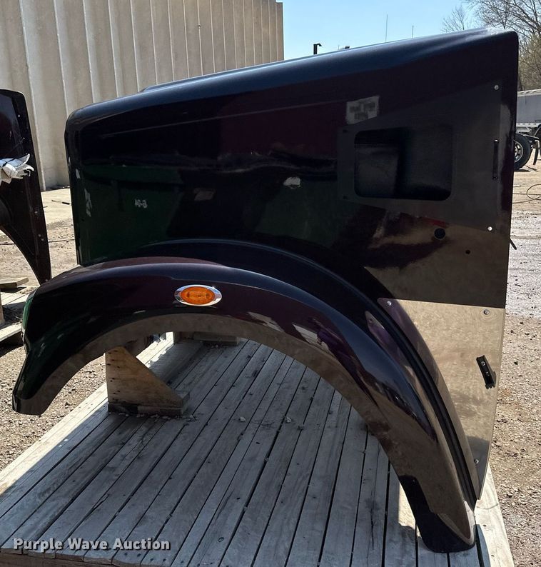 image for item EA2417 Semi truck hood