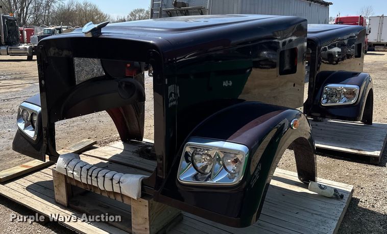 image for item EA2418 Semi truck hood