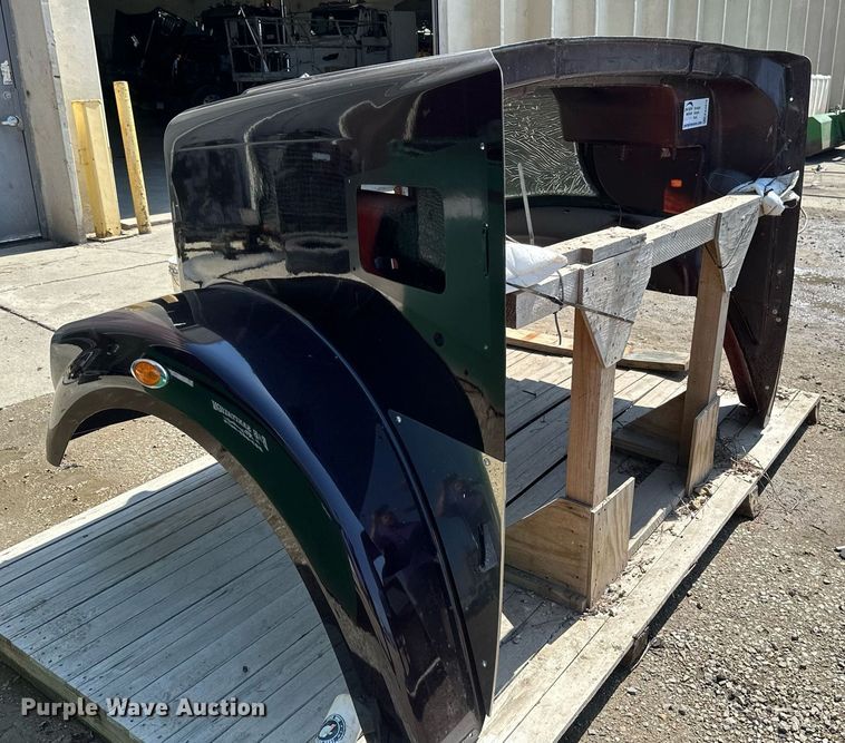 image for item EA2418 Semi truck hood