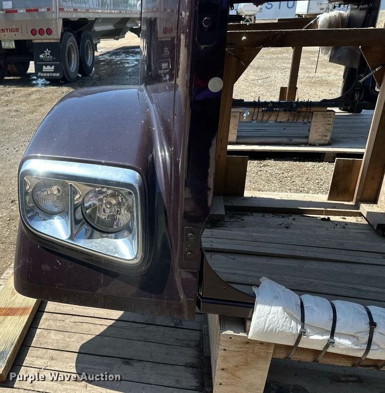 image for item EA2418 Semi truck hood