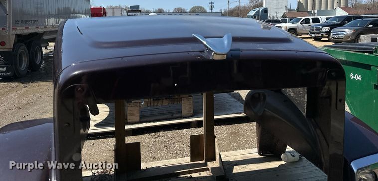 image for item EA2418 Semi truck hood