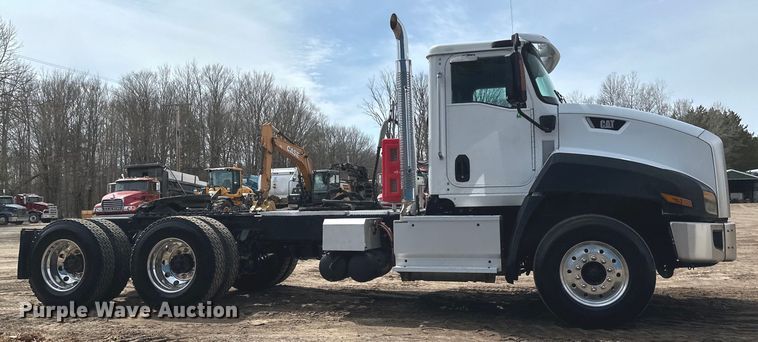 image for item EB2486 2016 Caterpillar CT660 semi truck