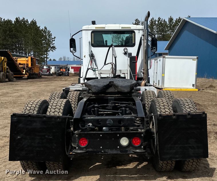 image for item EB2486 2016 Caterpillar CT660 semi truck