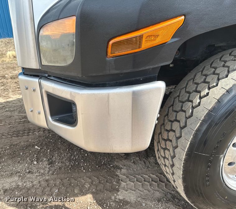 image for item EB2486 2016 Caterpillar CT660 semi truck