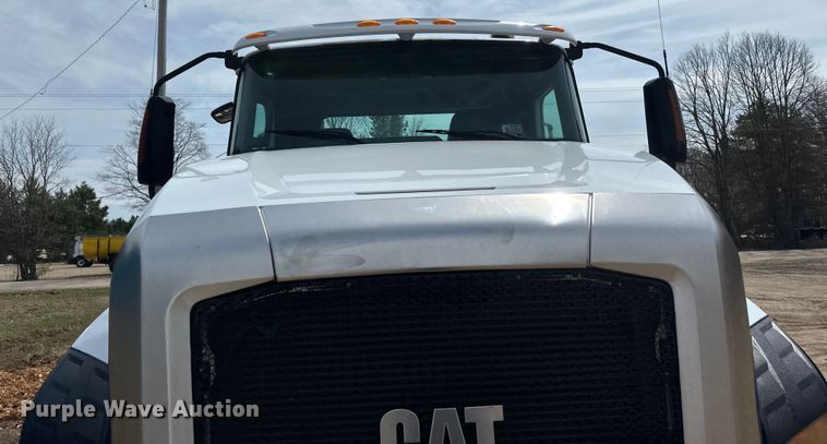 image for item EB2486 2016 Caterpillar CT660 semi truck