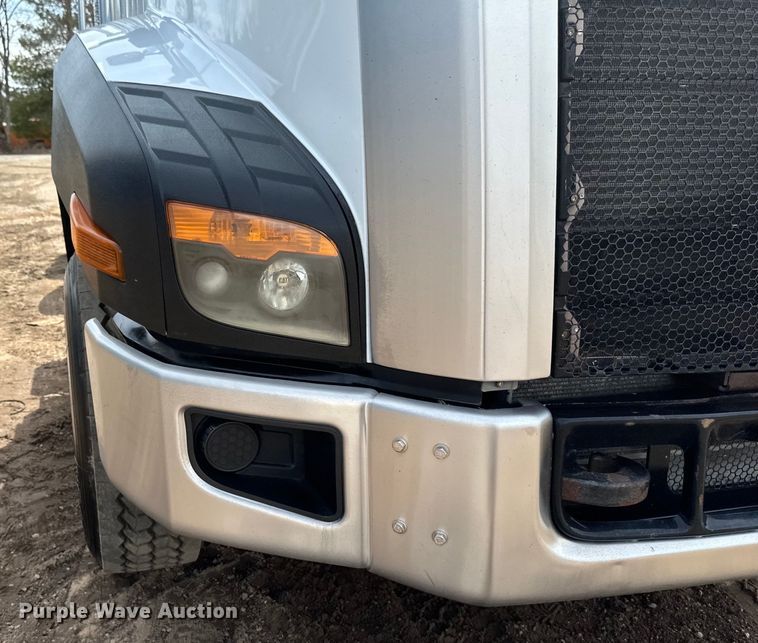 image for item EB2486 2016 Caterpillar CT660 semi truck
