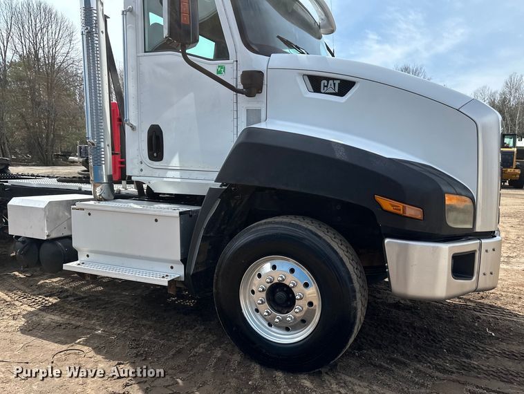 image for item EB2486 2016 Caterpillar CT660 semi truck