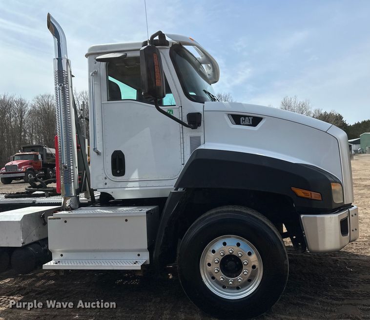 image for item EB2486 2016 Caterpillar CT660 semi truck