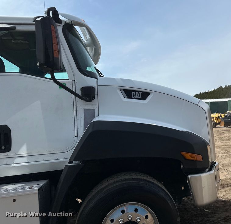 image for item EB2486 2016 Caterpillar CT660 semi truck