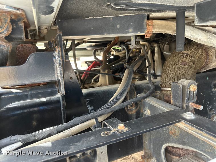 image for item EB2486 2016 Caterpillar CT660 semi truck