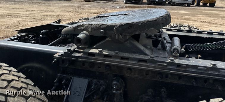 image for item EB2486 2016 Caterpillar CT660 semi truck