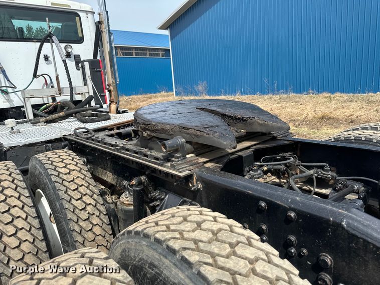 image for item EB2486 2016 Caterpillar CT660 semi truck