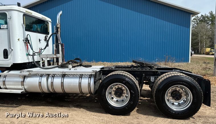 image for item EB2486 2016 Caterpillar CT660 semi truck