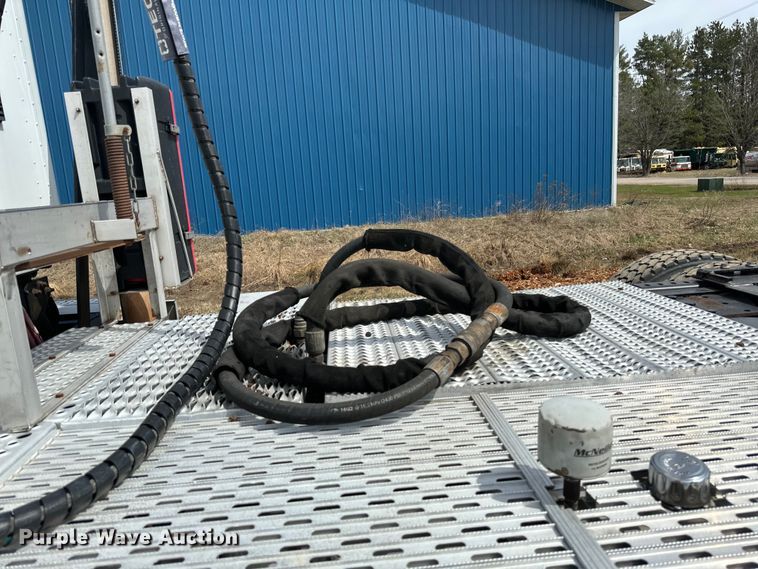 image for item EB2486 2016 Caterpillar CT660 semi truck