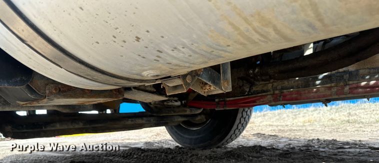 image for item EB2486 2016 Caterpillar CT660 semi truck