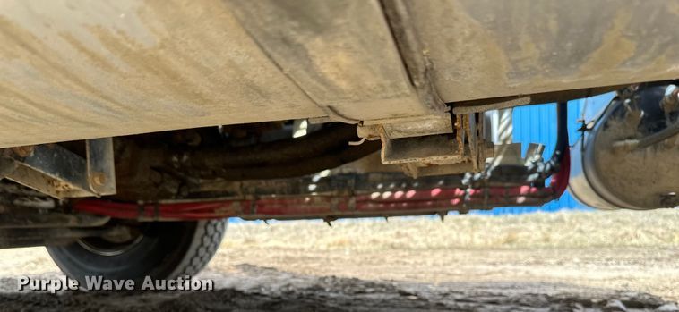 image for item EB2486 2016 Caterpillar CT660 semi truck