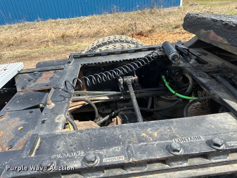 image for item EB2486 2016 Caterpillar CT660 semi truck