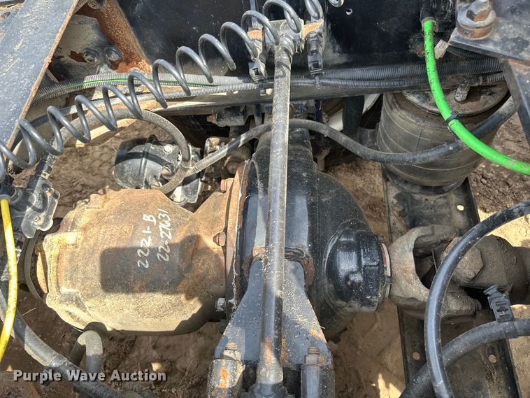 image for item EB2486 2016 Caterpillar CT660 semi truck