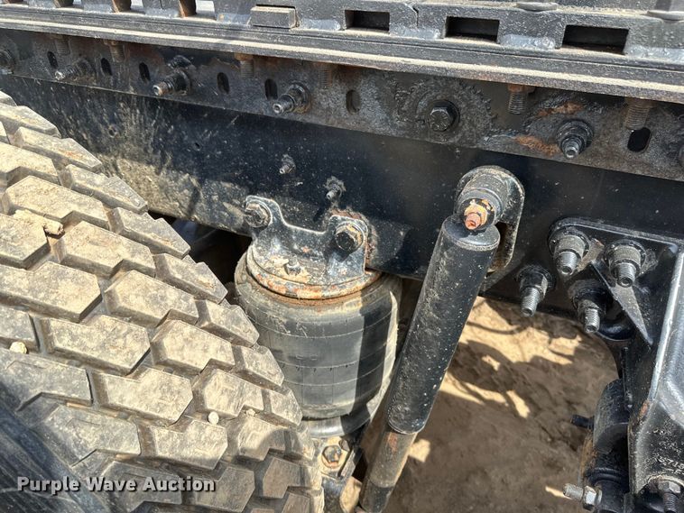 image for item EB2486 2016 Caterpillar CT660 semi truck