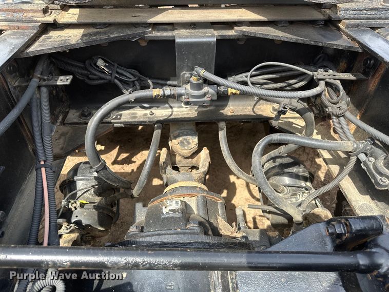 image for item EB2486 2016 Caterpillar CT660 semi truck