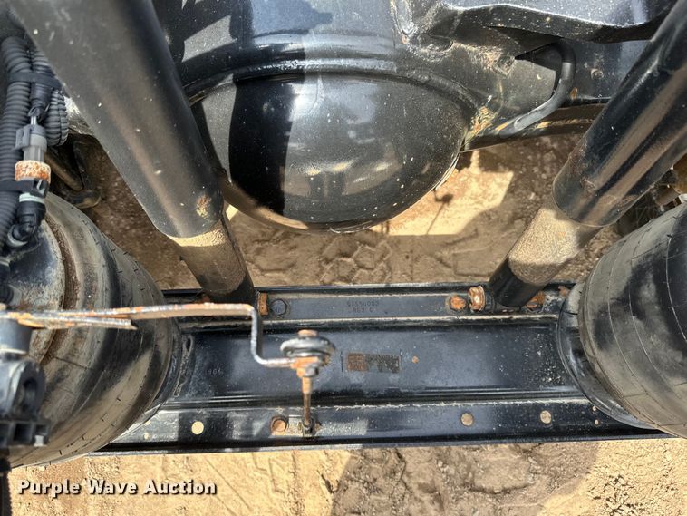 image for item EB2486 2016 Caterpillar CT660 semi truck