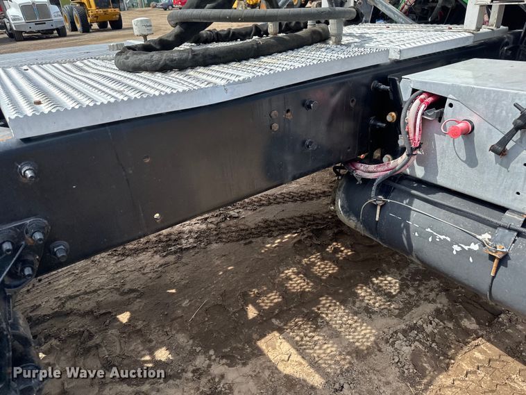 image for item EB2486 2016 Caterpillar CT660 semi truck