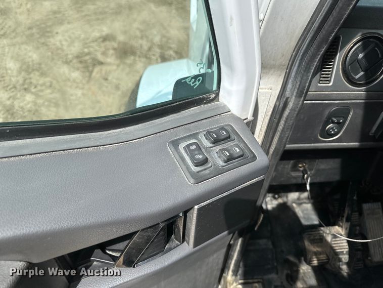 image for item EB2486 2016 Caterpillar CT660 semi truck