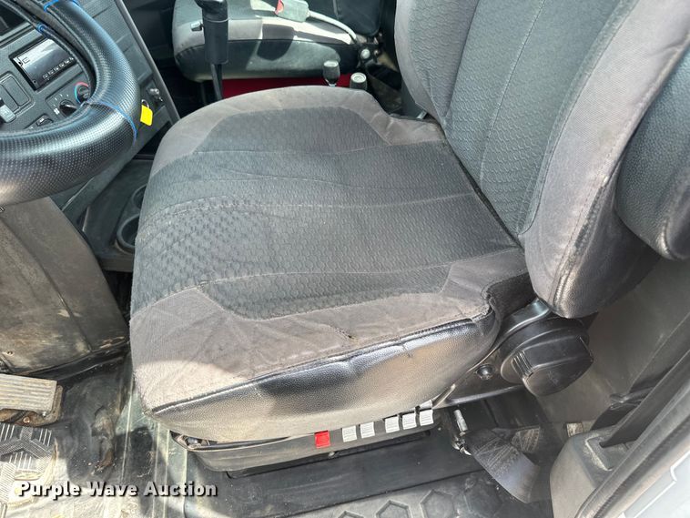 image for item EB2486 2016 Caterpillar CT660 semi truck