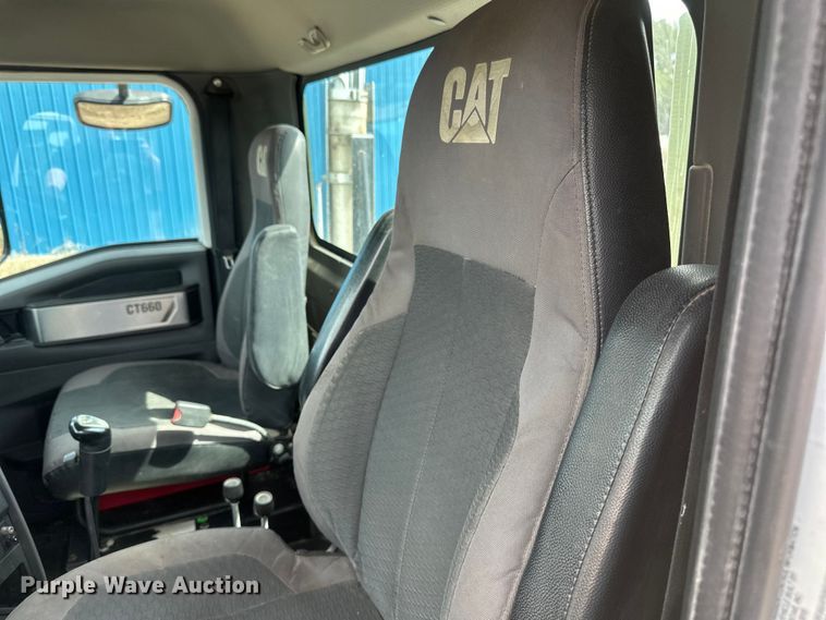 image for item EB2486 2016 Caterpillar CT660 semi truck