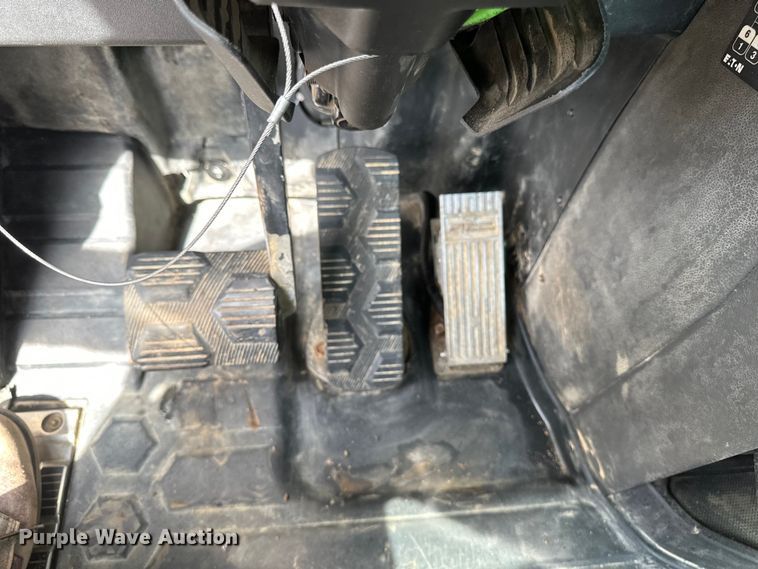 image for item EB2486 2016 Caterpillar CT660 semi truck