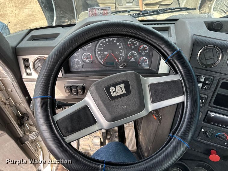 image for item EB2486 2016 Caterpillar CT660 semi truck