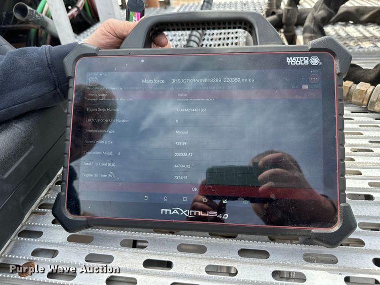 image for item EB2486 2016 Caterpillar CT660 semi truck