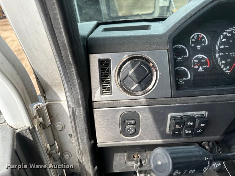 image for item EB2486 2016 Caterpillar CT660 semi truck