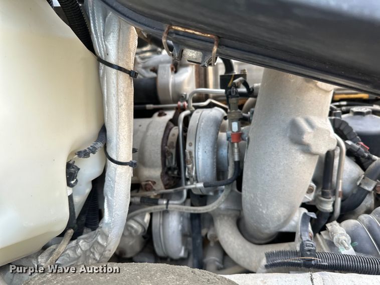 image for item EB2486 2016 Caterpillar CT660 semi truck