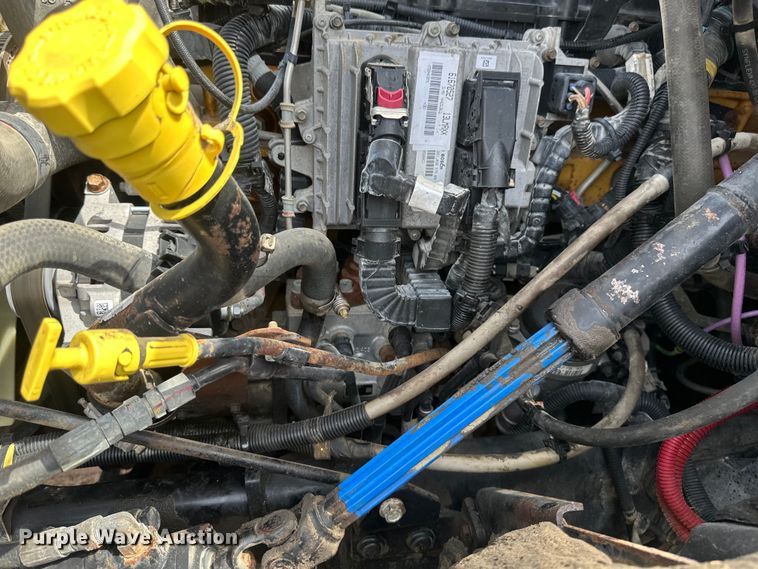 image for item EB2486 2016 Caterpillar CT660 semi truck