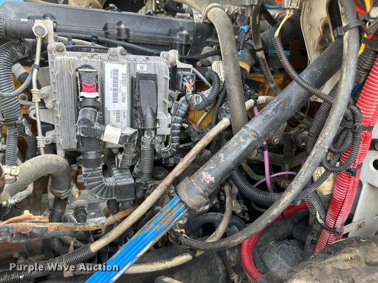 image for item EB2486 2016 Caterpillar CT660 semi truck