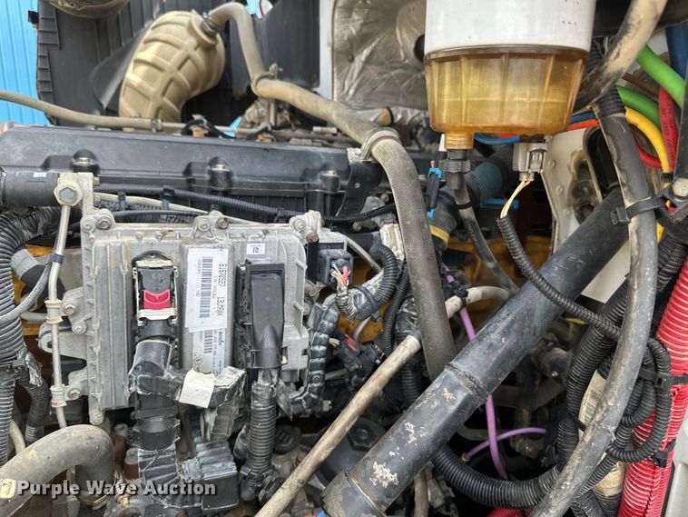 image for item EB2486 2016 Caterpillar CT660 semi truck