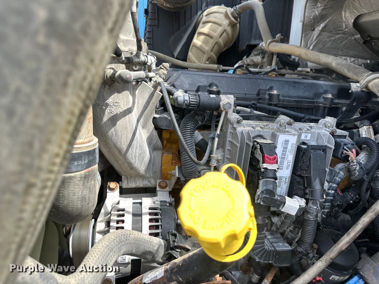 image for item EB2486 2016 Caterpillar CT660 semi truck