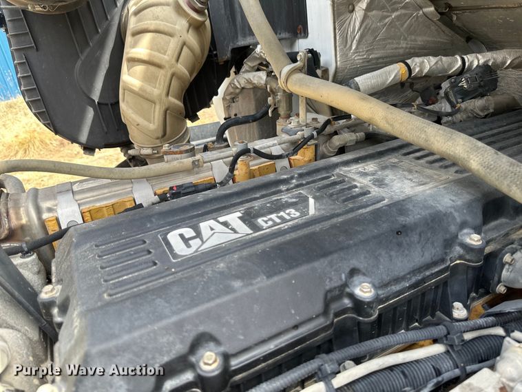 image for item EB2486 2016 Caterpillar CT660 semi truck