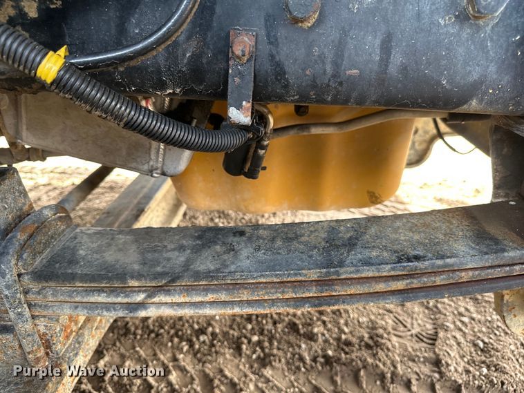 image for item EB2486 2016 Caterpillar CT660 semi truck