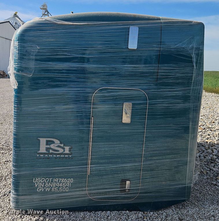 image for item EB8006 Unibilt sleeper cab