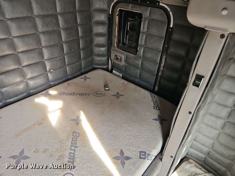 image for item EB8006 Unibilt sleeper cab