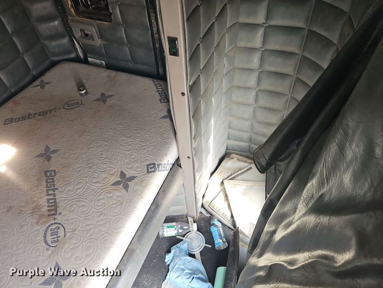 image for item EB8006 Unibilt sleeper cab