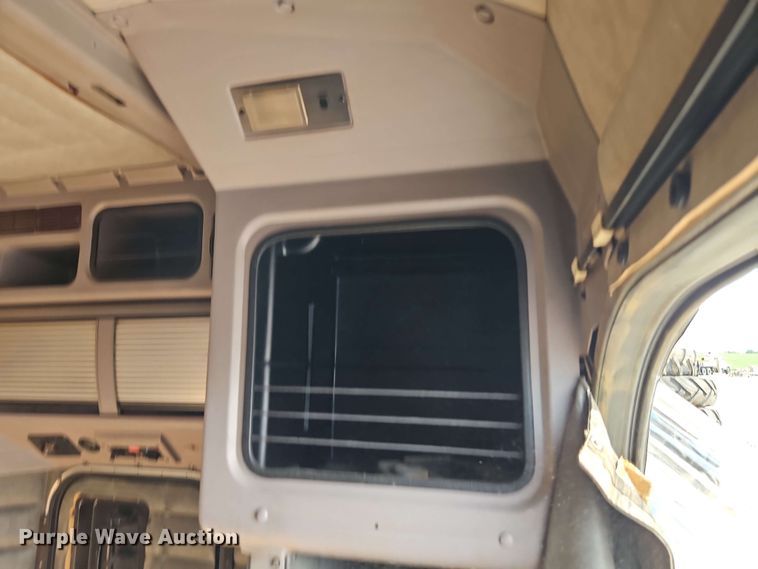 image for item EB8007 Unibilt sleeper cab