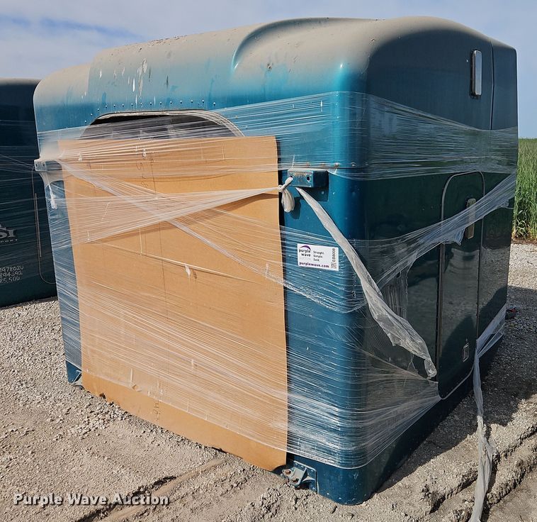 image for item EB8008 Unibilt sleeper cab