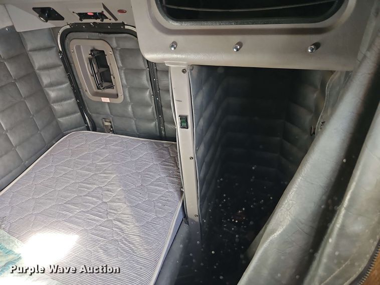 image for item EB8008 Unibilt sleeper cab