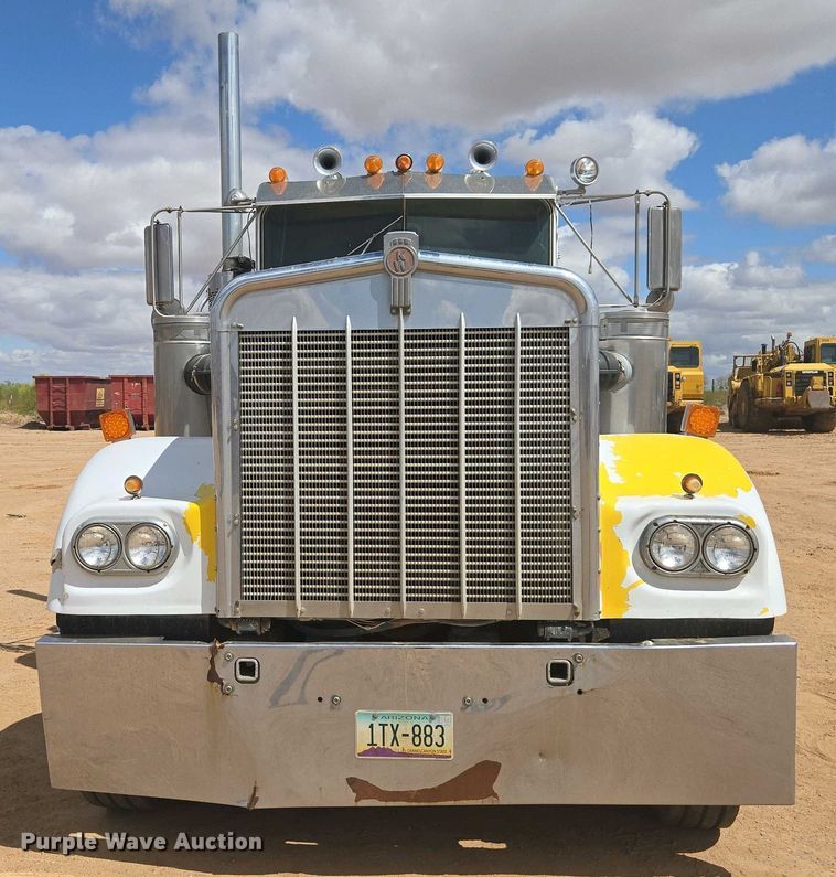 image for item EC0974 1981 Kenworth W900 semi truck