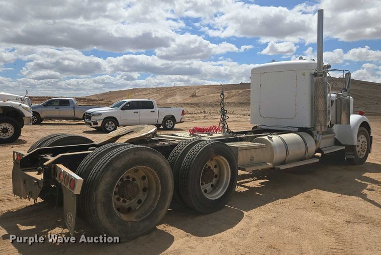 image for item EC0974 1981 Kenworth W900 semi truck