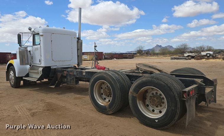 image for item EC0974 1981 Kenworth W900 semi truck